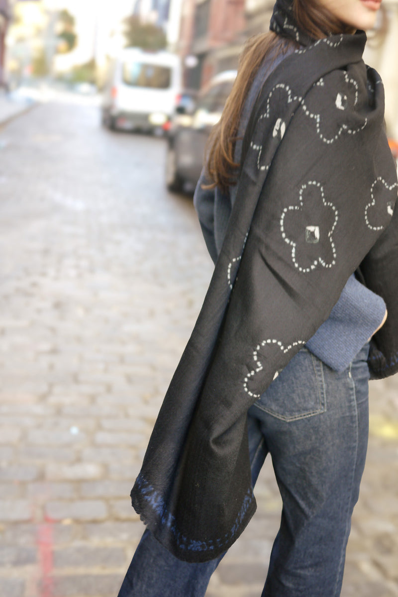 Shibori Flowers Pashmina in Black