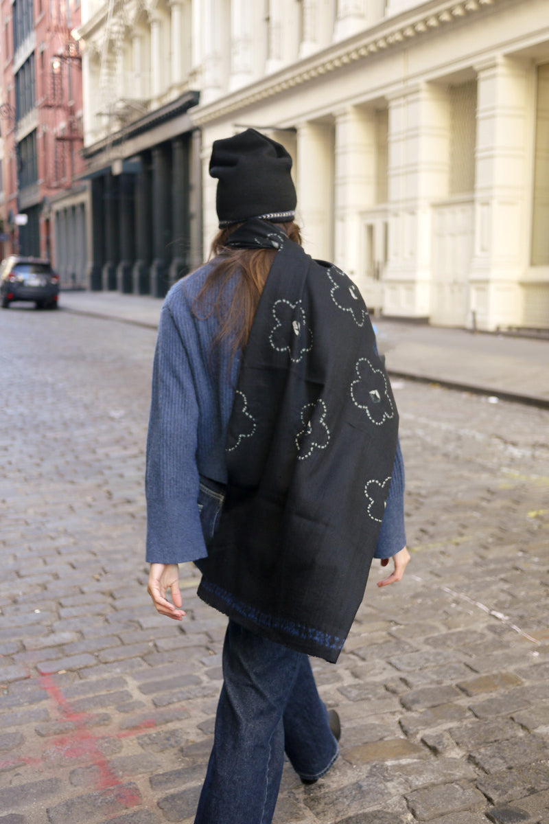 Shibori Flowers Pashmina in Black