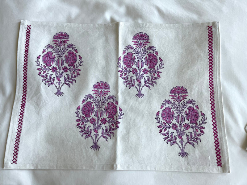 Large Bouquet Floral Placemat with Embroidered Border in Lavender and Berry, Set of 4