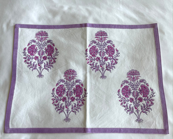 Large Bouquet Floral Placemat with Solid Border in Lavender & Berry, Set of 4