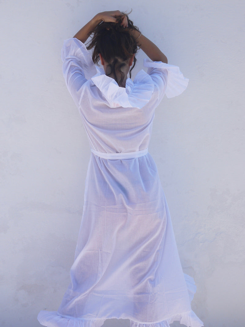 Long Náni Robe in White