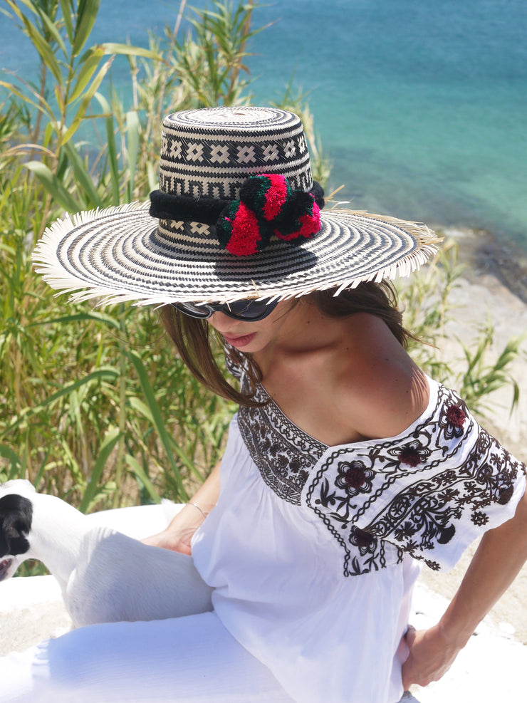 Wayuu Widebrim Straw Hat with Pompoms in Black